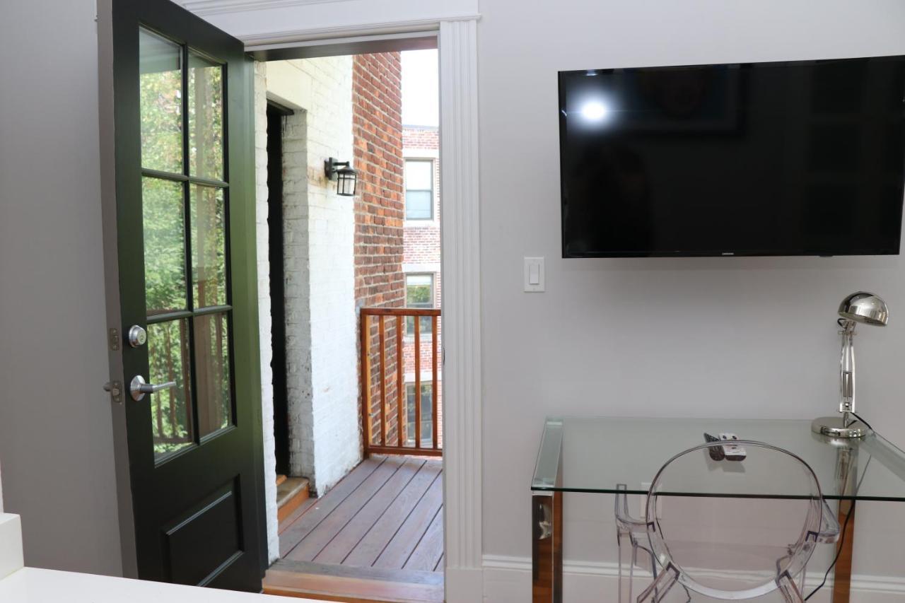 A Stylish Stay W/ A Queen Bed, Heated Floors.. #14 Brookline Exterior foto